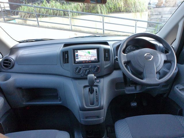 ＮＶ２００バネットバン（ニッサン）の車両写真