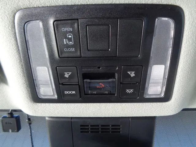 トヨタ ノア 4WD