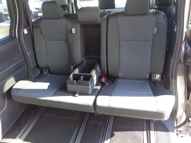 トヨタ ノア 4WD