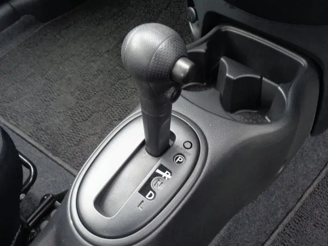 ニッサン マーチ