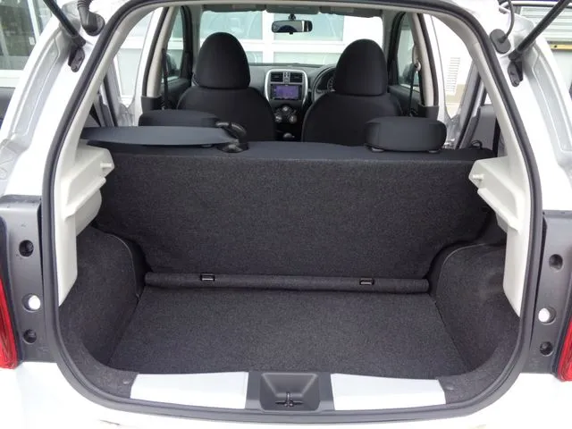 ニッサン マーチ