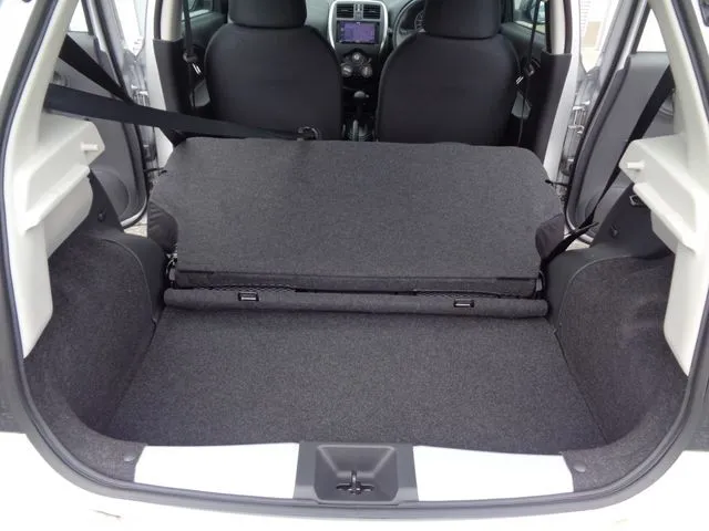 ニッサン マーチ