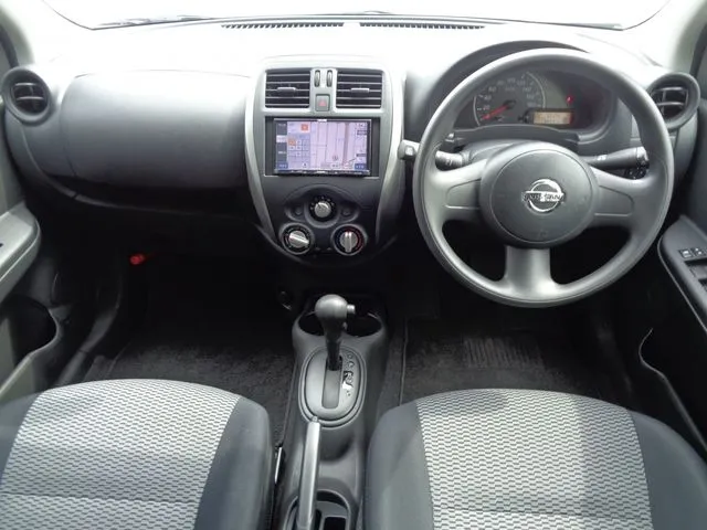 ニッサン マーチ