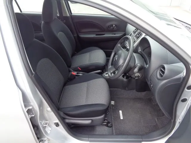 ニッサン マーチ