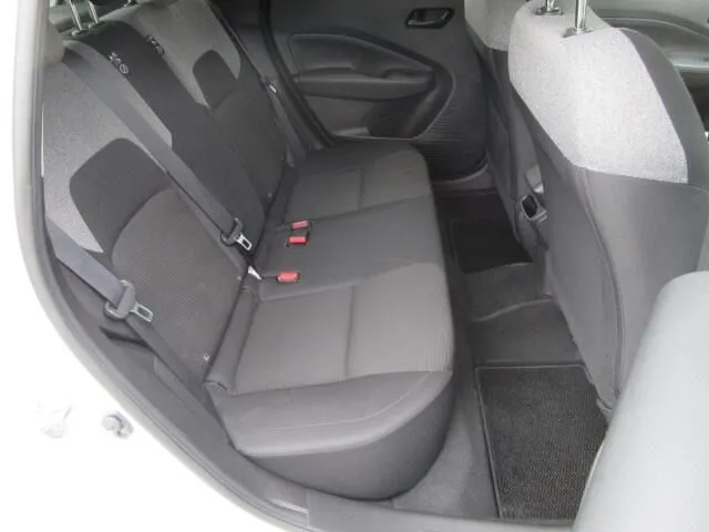 ニッサン ノート 4WD