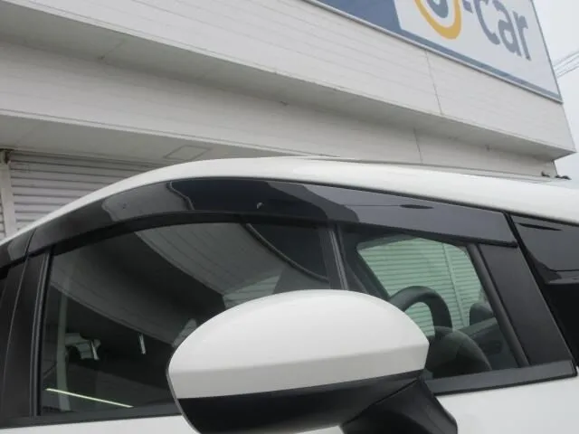 ニッサン ノート 4WD