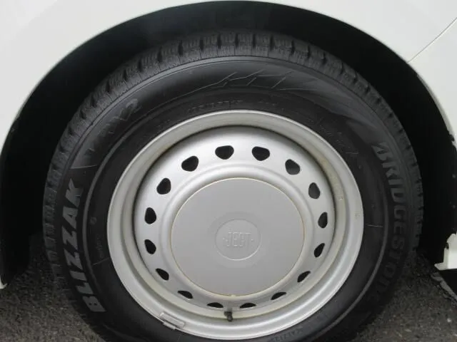 ニッサン ノート 4WD