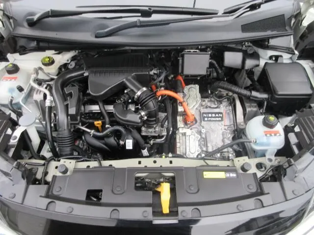 ニッサン ノート 4WD