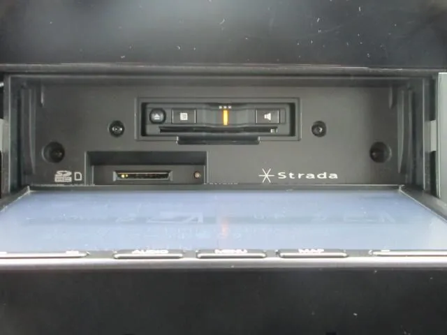 ニッサン ノート 4WD